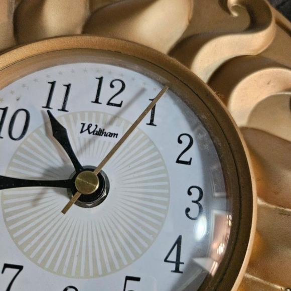 Vintage Midcentury WALTHAM Gold Metal Sunburst Wall Clock 1960s - Picture 3 of 4